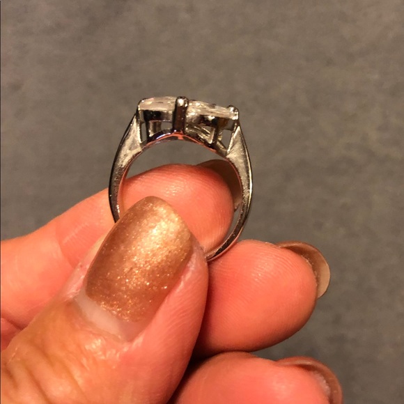 CZ 5 stone ring with silver tone mounting. - Picture 5 of 6